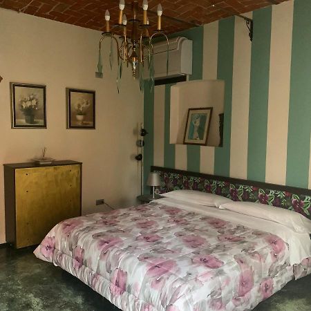 Cortiletto D'Alba Camere Con Ristorante Exteriör bild