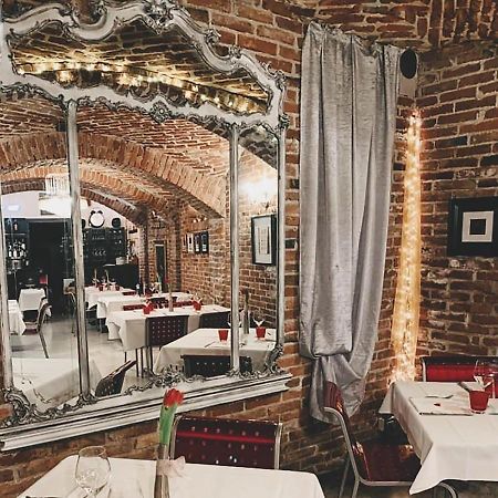 Cortiletto D'Alba Camere Con Ristorante Exteriör bild