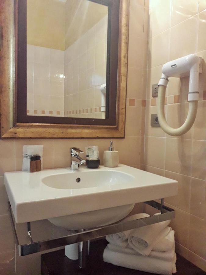 Cortiletto D'Alba Camere Con Ristorante Exteriör bild