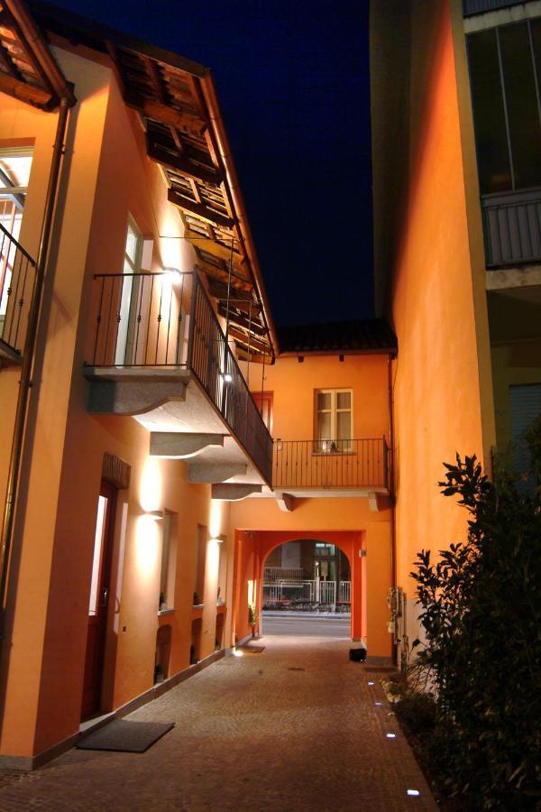 Cortiletto D'Alba Camere Con Ristorante Exteriör bild