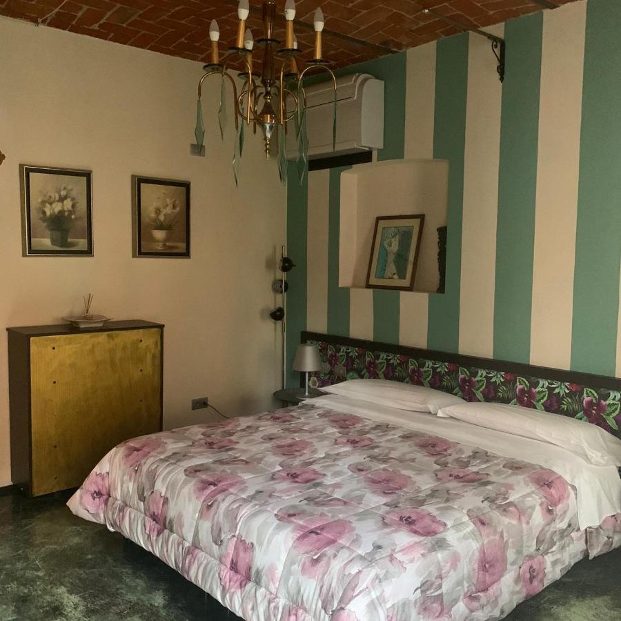 Cortiletto D'Alba Camere Con Ristorante Exteriör bild